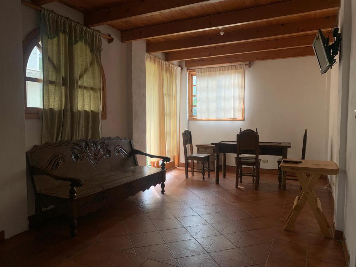 Hostal Dulces Suenos Panajachel Esterno foto